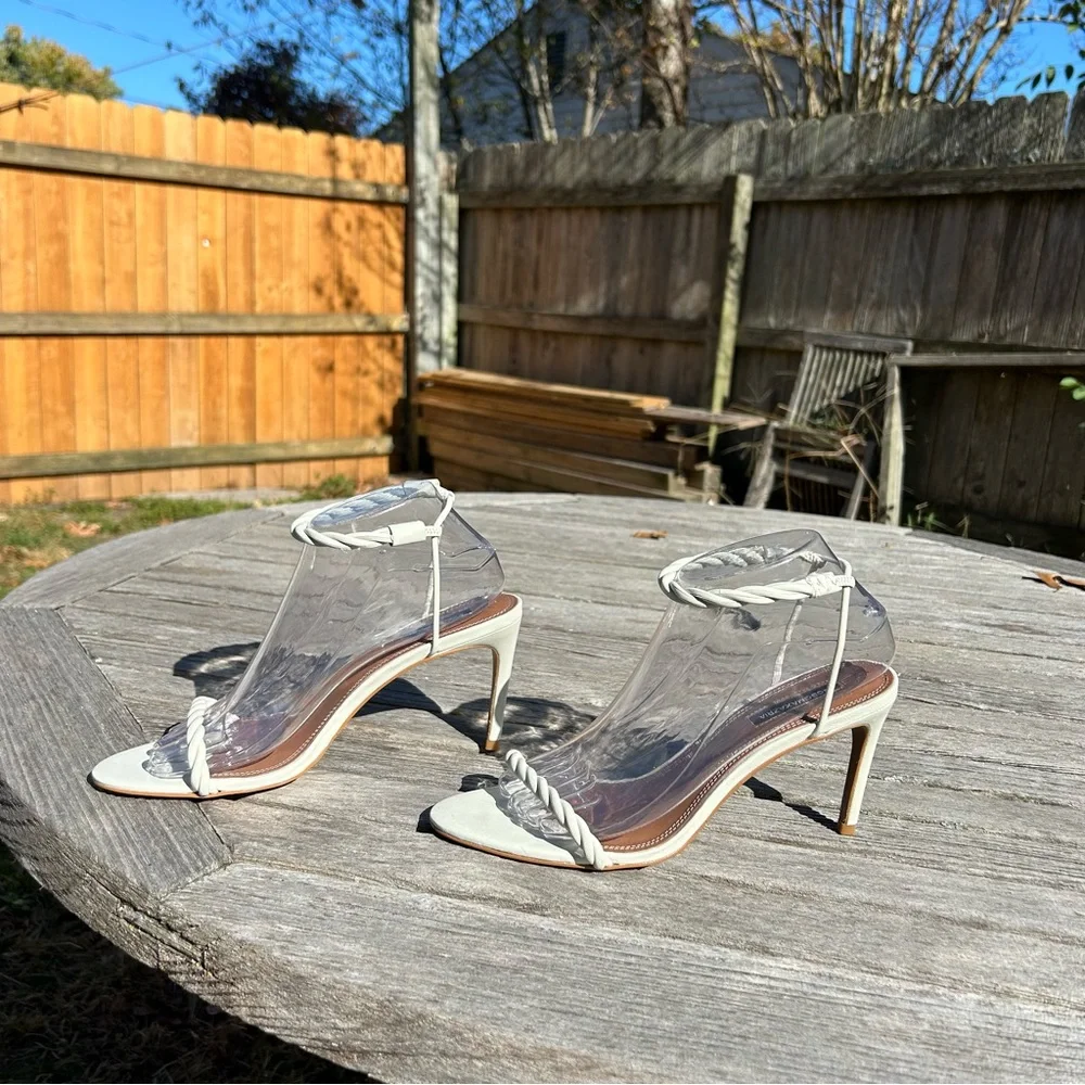 BCBGMAXAZRIA‎ Women’s Taylor Twist-Strap Sandal in white size 8.5
